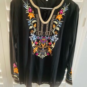 Gorgeous NWT Vamakado Embroidered Top SZ 2x